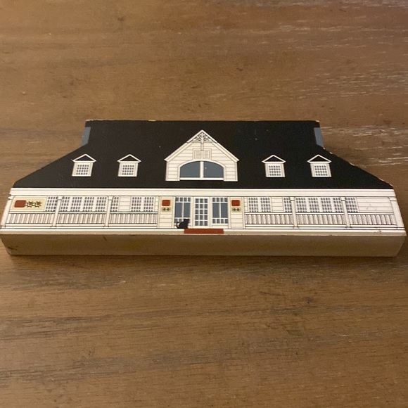 1999 "The Cats Meow" Village Decor - Picture 5 of 10